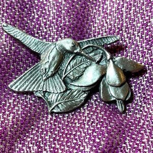 Hummingbird pin Birds and Blooms Premiere Edition Birds & Blooms Pewter Brooch